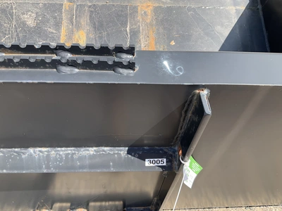 Used TOMAHAWK 90" SNOW/ MULCH BUCKET Skid Steer Buckets Michigan US | Miedema Asset Management Group #1342539
