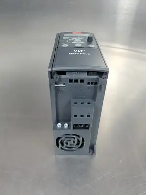 USED Danfoss FC-051P1K5T4E20H3BXCXXXSXXX VLT Micro Drive, 2HP, 380-480V