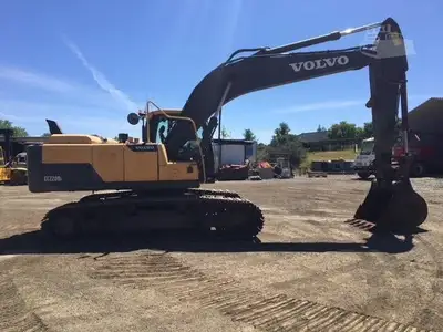Used 2012 VOLVO EC220DL Crawler Excavators California US | Mittry Construction #1363469