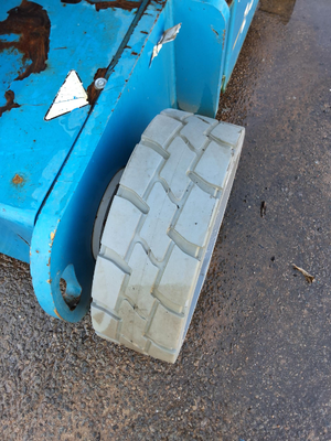 USED 2011 Genie Z-34/22N