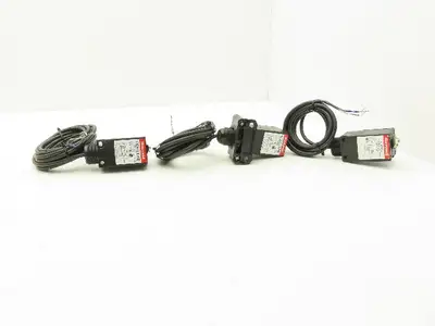 Honeywell CCS1100 Photoelectric Switch 1 Meter Polarized Retro Lot of 3