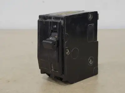 Used SQUARE D QO240 Switchgears British Columbia CA | Lenmark #239952