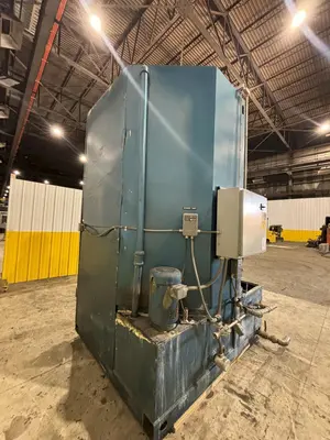 USED PMW 812