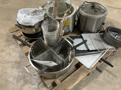 Used MIXED LOT OF MISCELLANEOUS STAINLESS STEEL RESTAURANT EQUIPMENT Restaurant Equipment (Miscellaneous) Michigan US | Miedema Asset Management Group #1761520