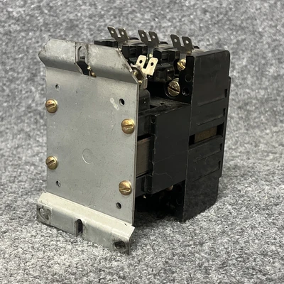 Used GE CR353EE3BAOEF PLC Contactors California US | Davliegogo LLC #1708539