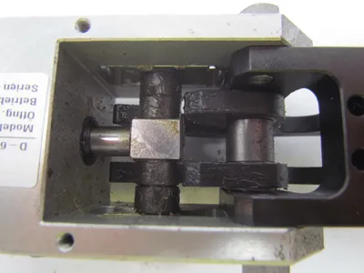 Destaco 84A3-110000000 CAM Type Gripper 333Lbs Grip Force Opening Angle 76 Deg