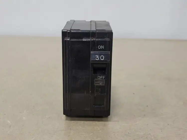 Used SQUARE D QO230 Switchgears British Columbia CA | Lenmark #239956