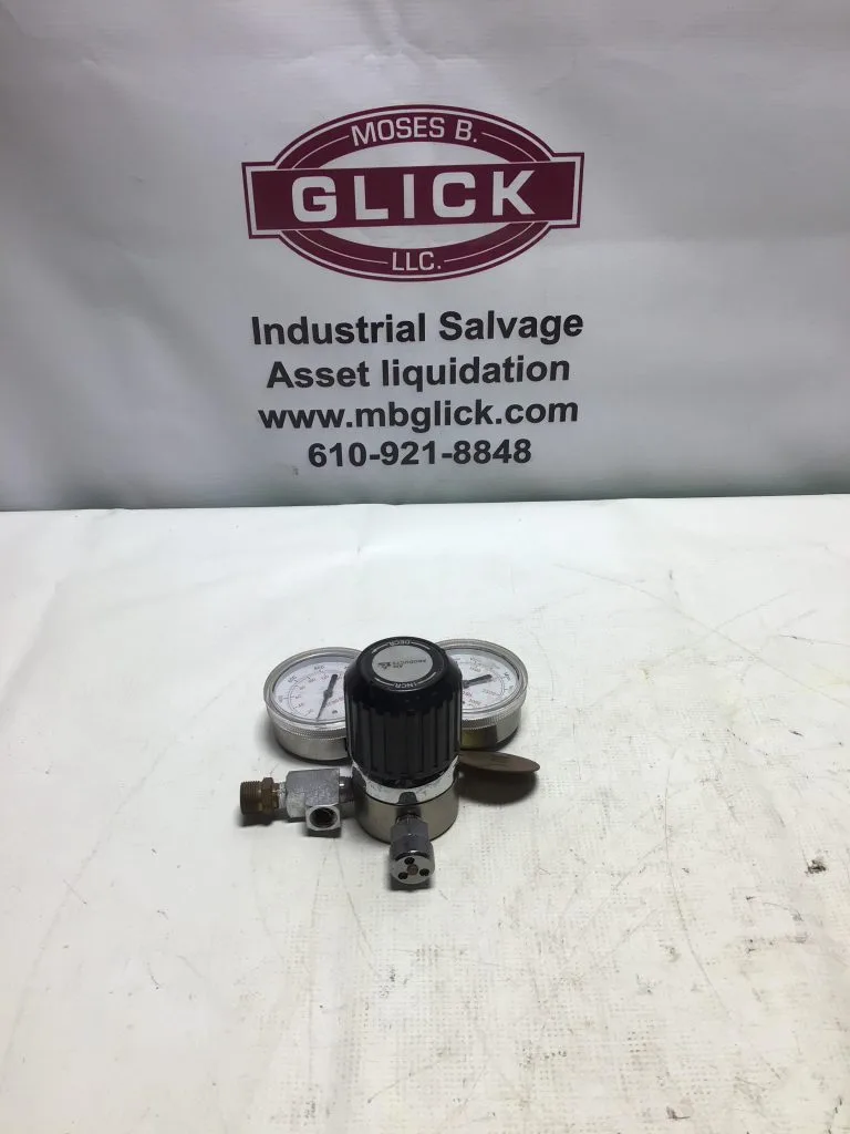 Air Products E11-E-A144D Gas Regulator With Gauges