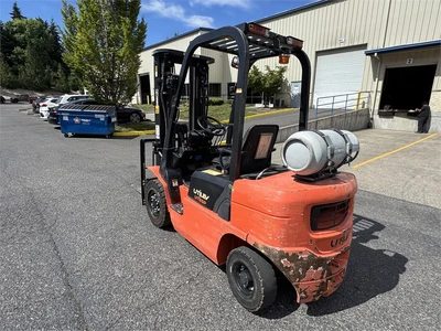 Used 2015 UNILEV UT25P Liquid Propane Forklifts Oregon US | MachineryMax #1341178