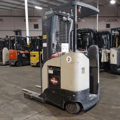 USED 2019 CROWN RR5725-45