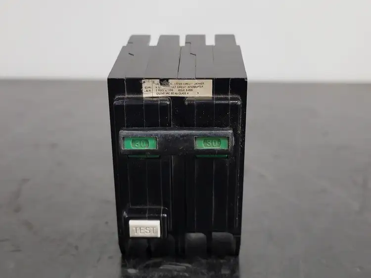 Used BRYANT BR230 Switchgears British Columbia CA | Lenmark #242975