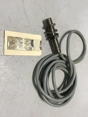 USED BALLUFF BES 516-325-SA56