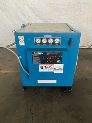 10 HP QUINCY ROTARY SCREW AIR COMPRESSOR. STOCK  # 0685124