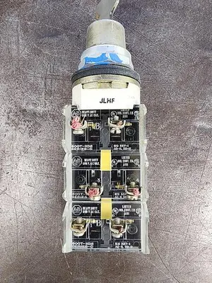 USED ALLEN-BRADLEY 800T-NX224