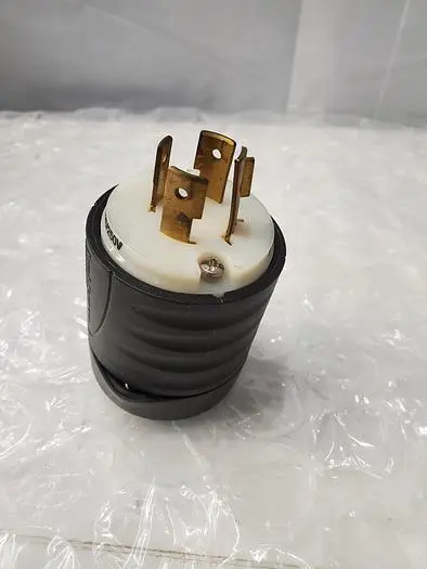 PASS & SEYMOUR TURN AND PULL PLUG 20A 125-250V