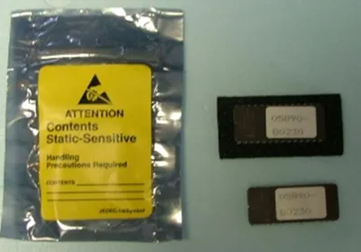 QTY. 2. HEWLETT PACKARD H UPGRADE CHIP MODEL: 0589...
