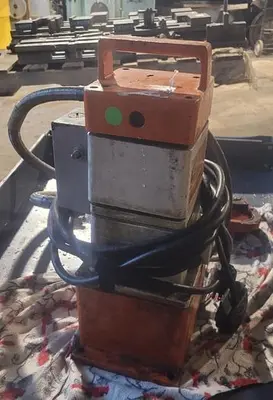 USED T&B ENGINEERED 13600