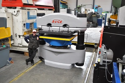 USED SVIT 1000 TON HEATED PRESS