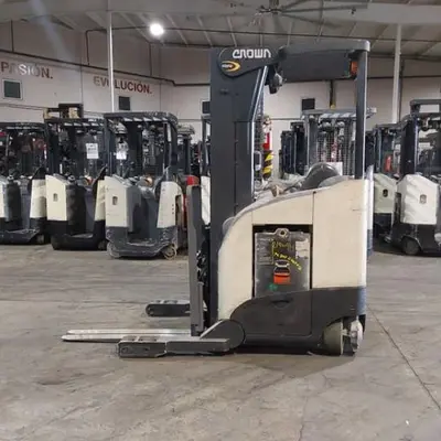 USED 2019 CROWN RR5725-45