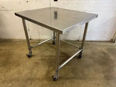 Used Falcon Restaurant Supply Used 36"x 30" x 31.75" Stainless Table with Casters - FG Food Prep Tables Illinois US | Falcon Restaurant Supply #1374897