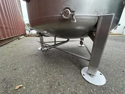 825 Gal. Brite Tank