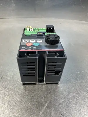 MITSUBISHI FR-D720-014-NA INVERTER 2.3A 3PH 200-240VAC 50/60HZ -(BIN-1.5.1)