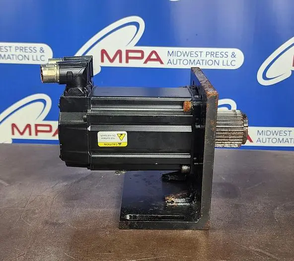 Used ALLEN-BRADLEY MPL-B430P-SJ72AA Servo Motors | Midwest Press and Automation #577404