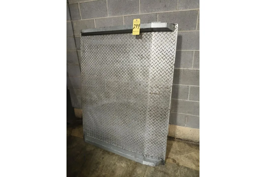 Used _UNKNOWN_ _UNKNOWN_ Dock Levelers Ohio US | Thompson Auctioneers #1554057