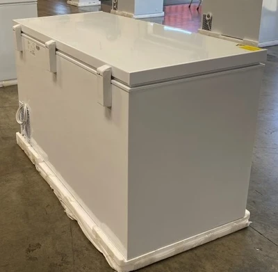 171-0391 57" Solid Top Self Contained Ultra Low Temperature Chest Freezer