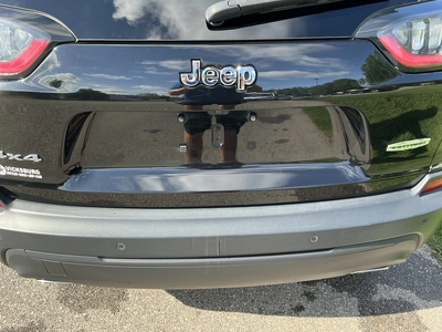 USED 2019 JEEP CHEROKEE