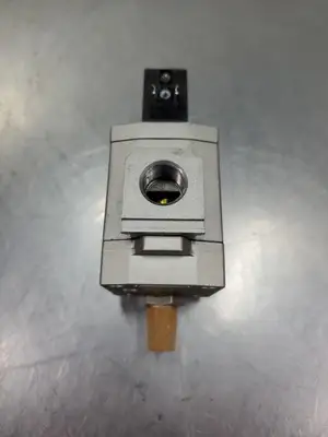 SMC EAV3000-F03-5YO-Q Soft Start-Up BodyPort Valve. 6E-12