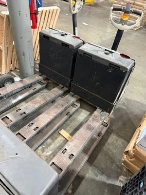 USED Crown WP3035-45 pallet jacks Qty 4 need batteries