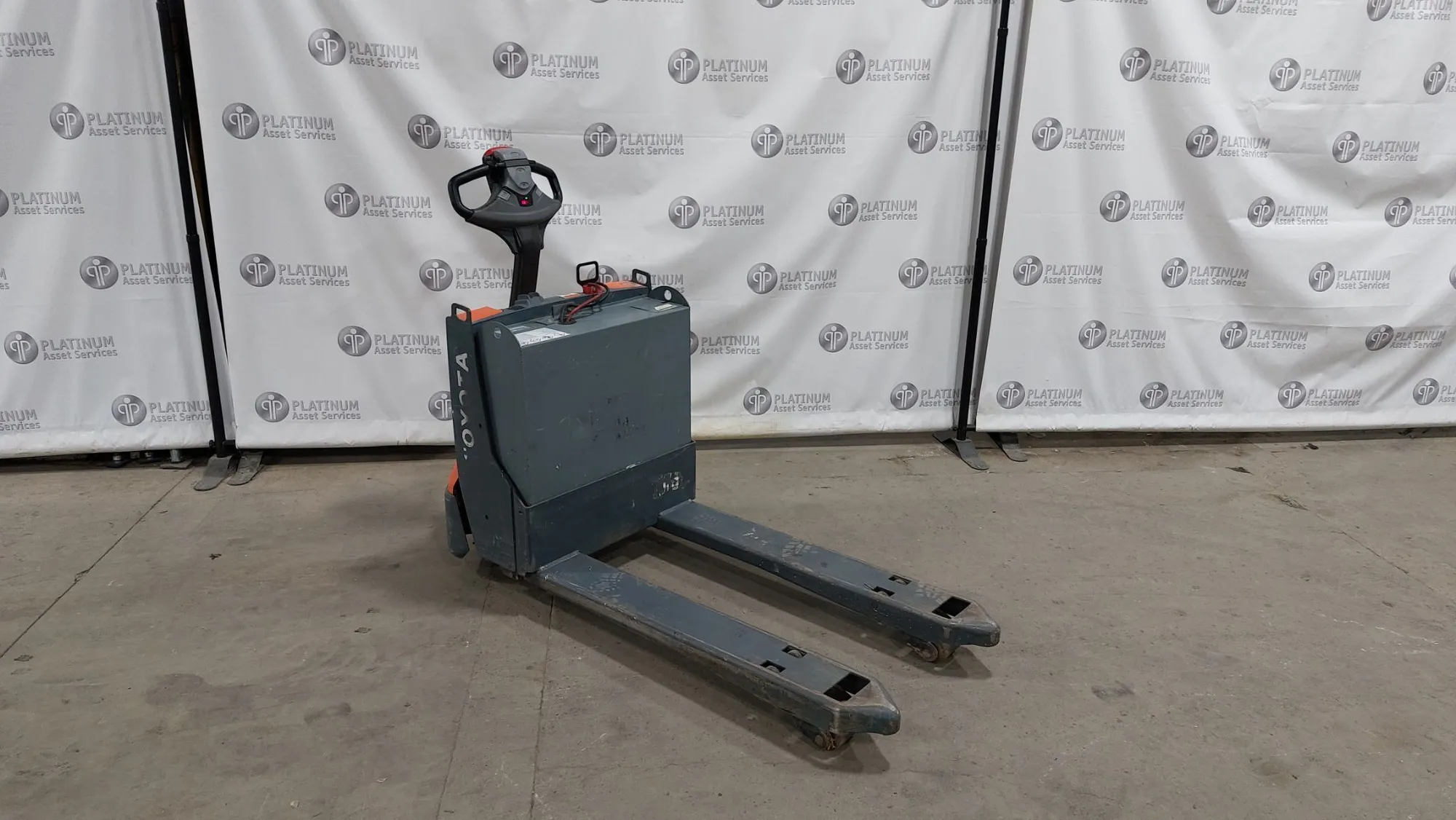 Used TOYOTA 8HBW23 Pallet Jacks Ontario CA | Platinum Group #1359928