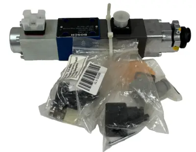 NEW BOSCH R978716032 HYDRAULIC DIRECTIONAL CONTROL VALVE BAT 0811404119