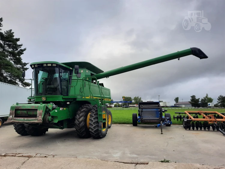 Used 2004 JOHN DEERE 9660 STS Combines | Rosseel's Equipment Inc #720641