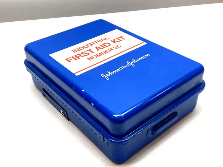 Used JOHNSON & JOHNSON METAL INDUSTRIAL FIRST AID KIT NUMBER 25 Misc Industrial Equipment | Maverick Industrial Sales #1099508