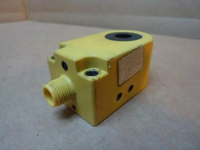Used TURCK ELEKTRONIK BI10R-W30-DAN6X-H1141 Relays & Switches Michigan US | Ideal Machinery #571552