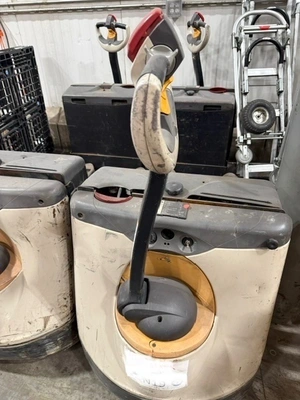 USED Crown WP3035-45 pallet jacks Qty 4 need batteries
