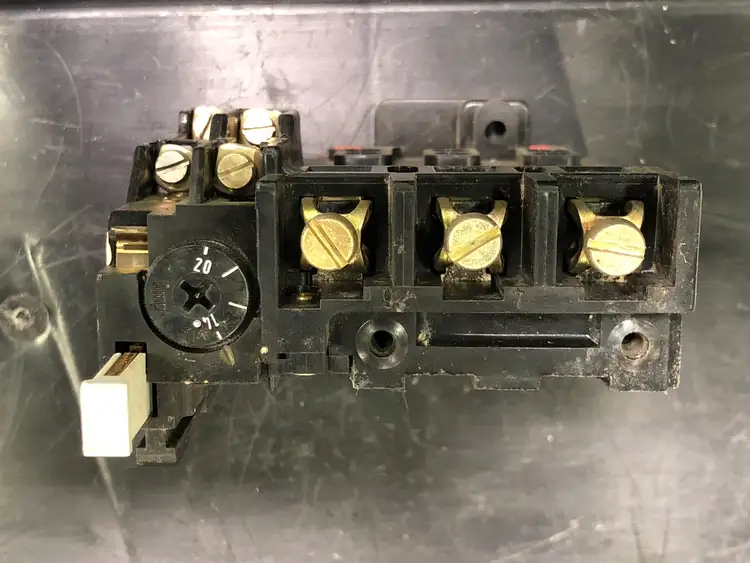 Used SIEMENS 3UA4200-7AJ Misc Electrical & Power Parts British Columbia CA | Lenmark #248058