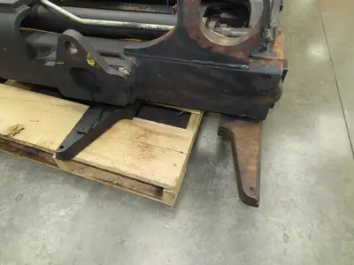Yale 8500812 Forklift Mast 2 Stage 3 Lever 135.8" Lift 5290lb Class 4 ERC100HGN