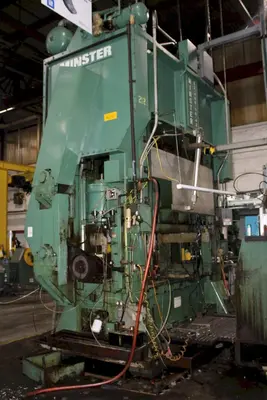 USED 1989 MINSTER 400 TON SSDC PRESS