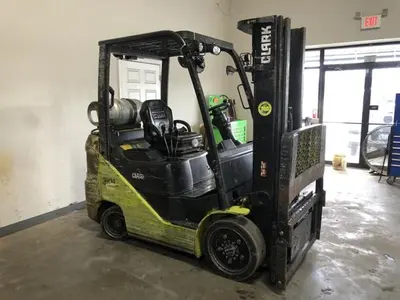 USED 2018 CLARK S30CL