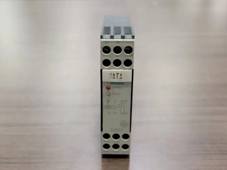 Used SIEMENS 3UN2100-0AF7 Misc Electrical & Power Parts British Columbia CA | Lenmark #251002