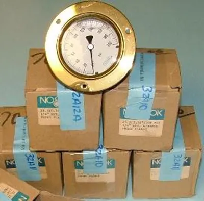 QTY. 5. NOSHOK PANEL MOUNT GAUGES -30-200 PSI IN H...