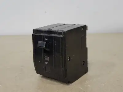 Used SQUARE D QO315 Switchgears British Columbia CA | Lenmark #409280
