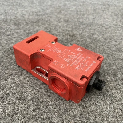 Used Allen-Bradley 5-30N Relays & Switches California US | Davliegogo LLC #1707051