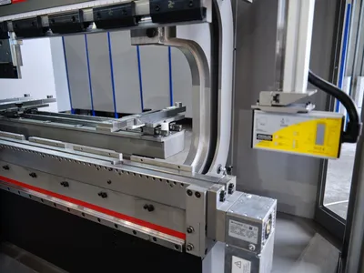 PIONEER Forge 15010 Press Brakes | Pioneer Machine Sales Inc. (17)