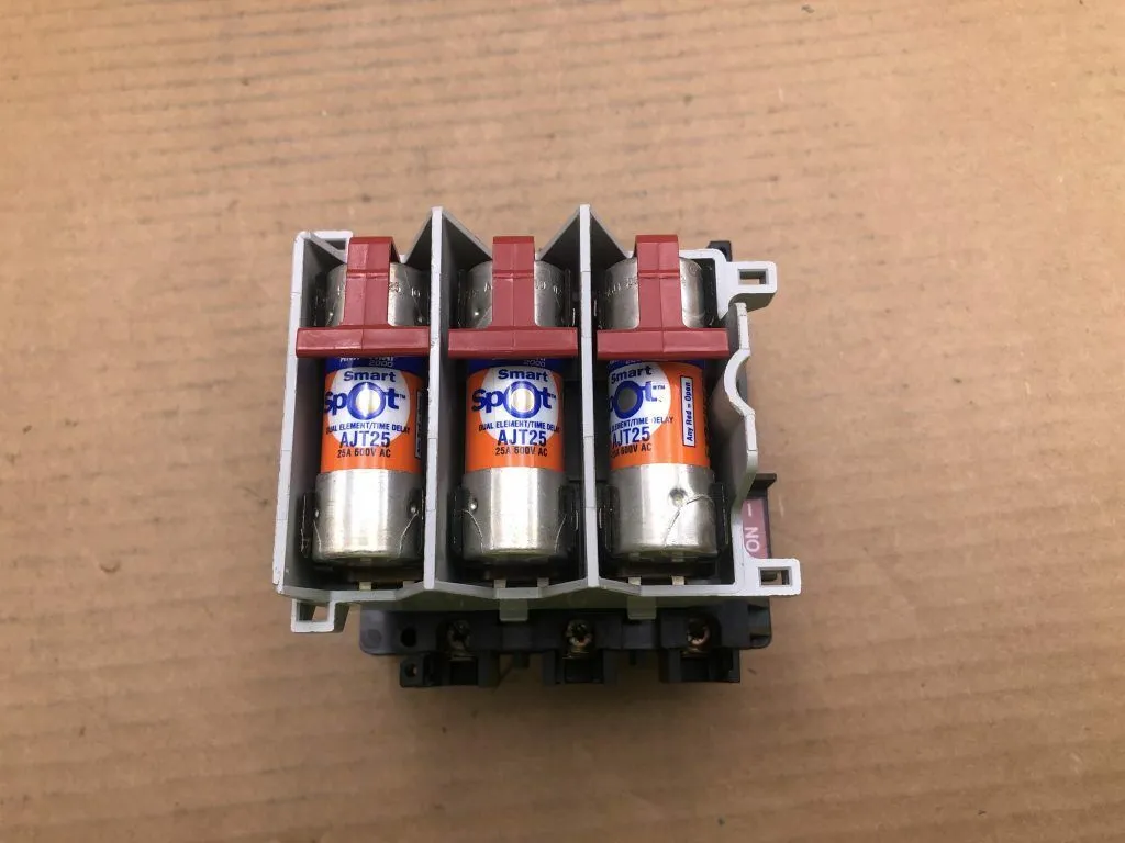 Allen-Bradley 194R-NJ030P3 Ser. B 30A 3 Pole Fusible Disconnect Switch 600VAC