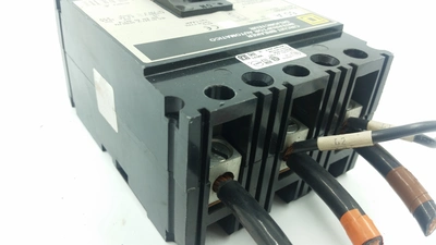 USED SQUARE D FHL36060
