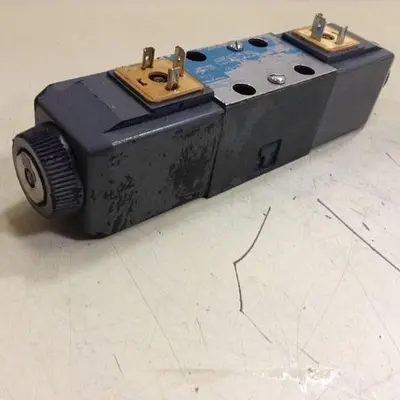 USED VICKERS DG4V-3-6C-M-U-HL7-60